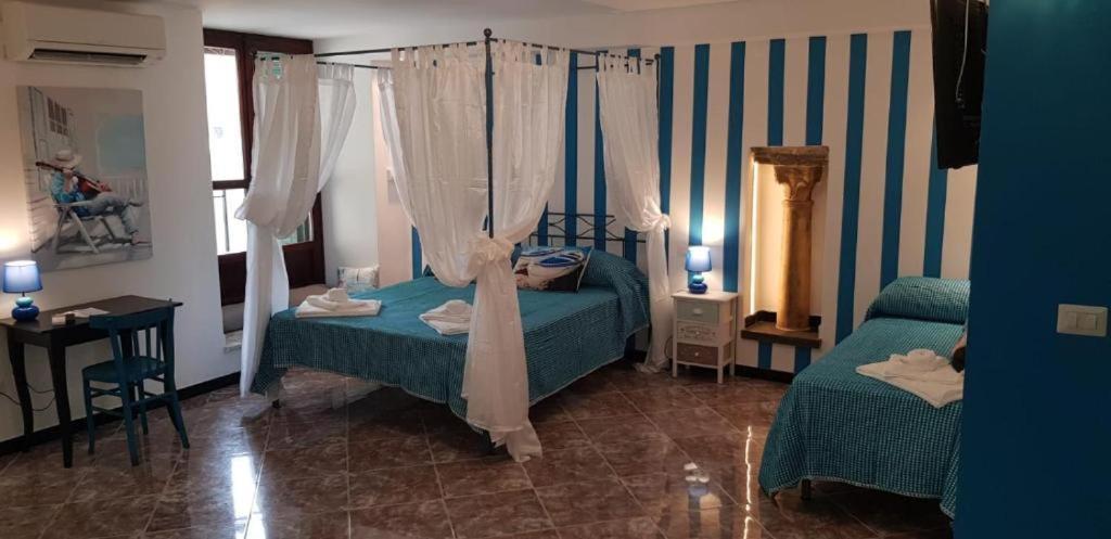 Suite Palazzo Luciani サレルノ エクステリア 写真
