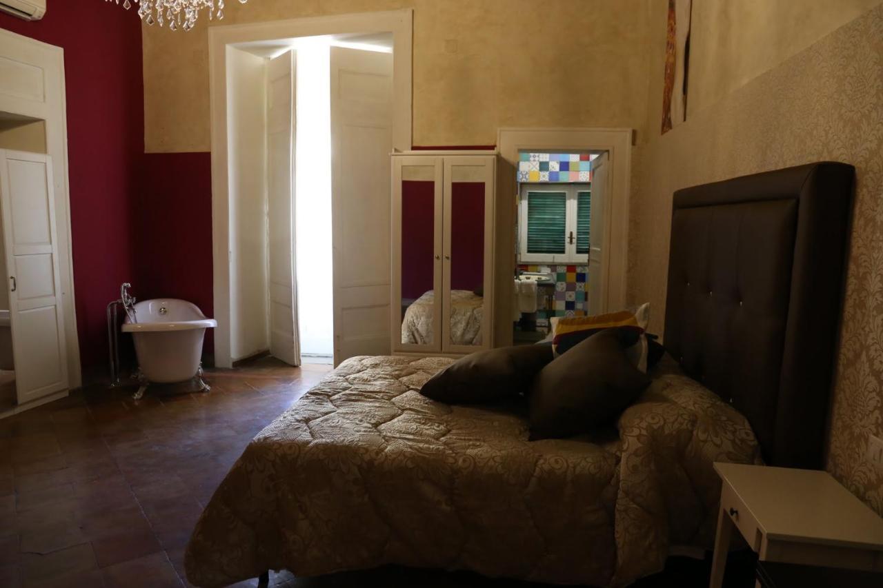 Suite Palazzo Luciani サレルノ エクステリア 写真